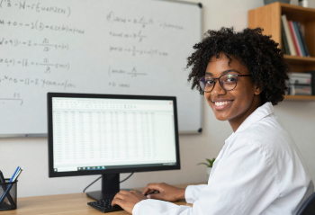 Promovierende der Medizin erstellt eine Statistik